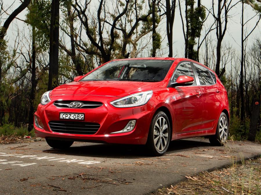  Hyundai Accent SR 2013 года  (фото 8 из 11)
